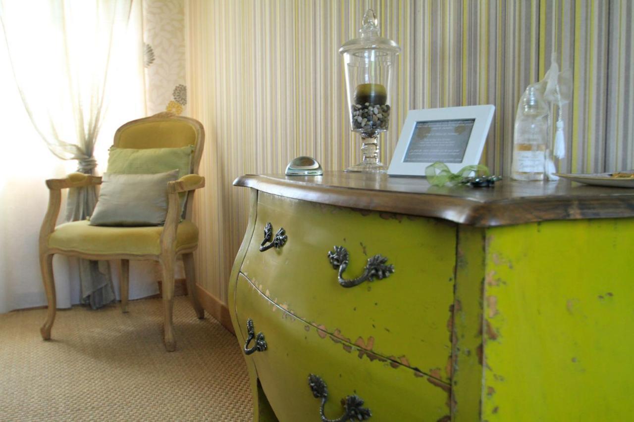 Maison D'Hotes La Maison De Leopold Terrasson-Lavilledieu Room photo